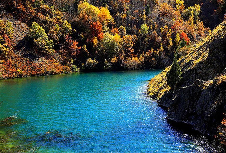 سروشت لە باوەشی پایزدا