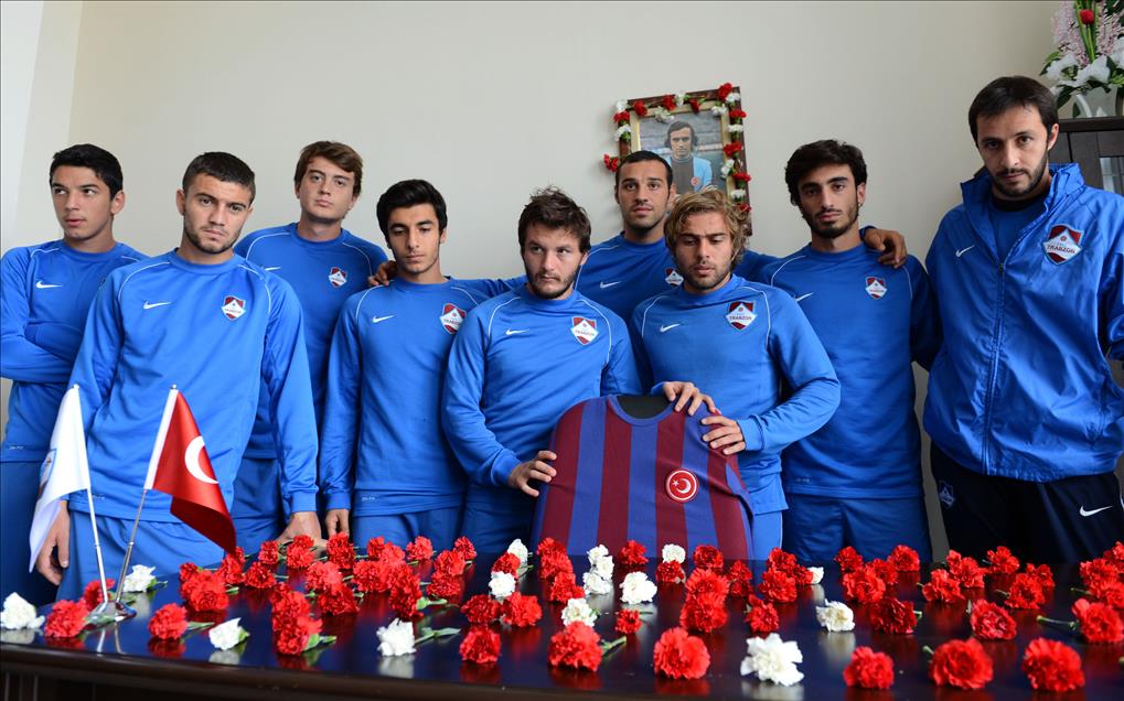 1461 Trabzonlu futbolcular, teknik direktörleri Özcan için gözyaşı döktü