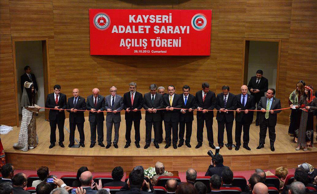 Cumhurbaşkanı Gül, Kayseri Adalet Sarayı'nın açılışını yaptı