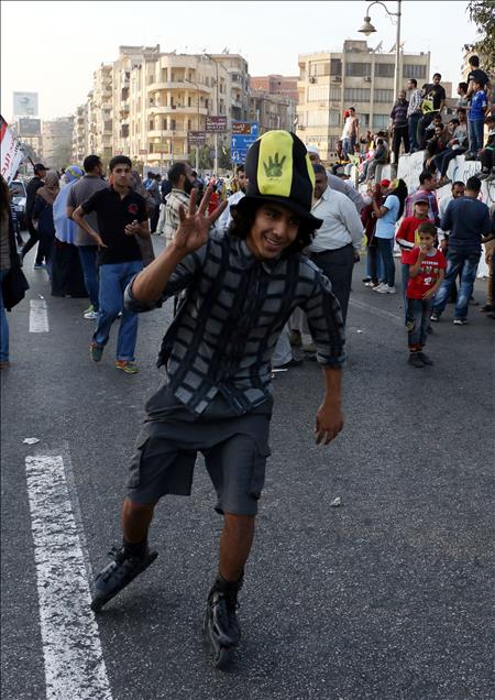 Mısır'da "Halkın iradesi yargılanıyor" gösterileri