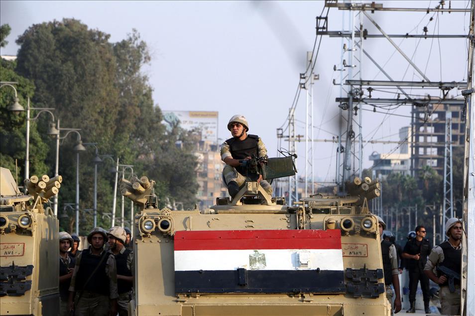 Mısır'da "Halkın iradesi yargılanıyor" gösterileri