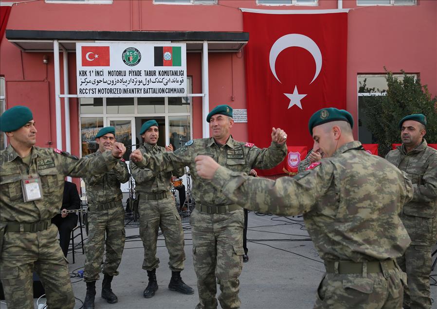 TÜRKAY'dan Afganistan'da görev yapan Mehmetçiğe konser