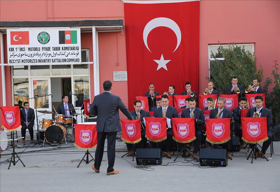 TÜRKAY'dan Afganistan'da görev yapan Mehmetçiğe konser