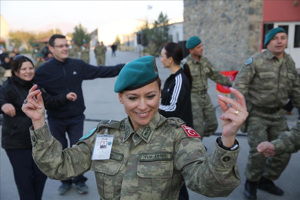 TÜRKAY'dan Afganistan'da görev yapan Mehmetçiğe konser
