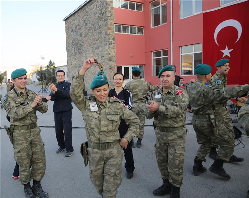 TÜRKAY'dan Afganistan'da görev yapan Mehmetçiğe konser