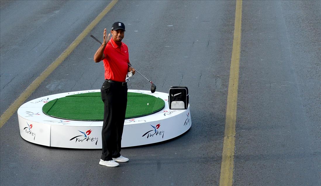 Tiger Woods'tan tarihi atış