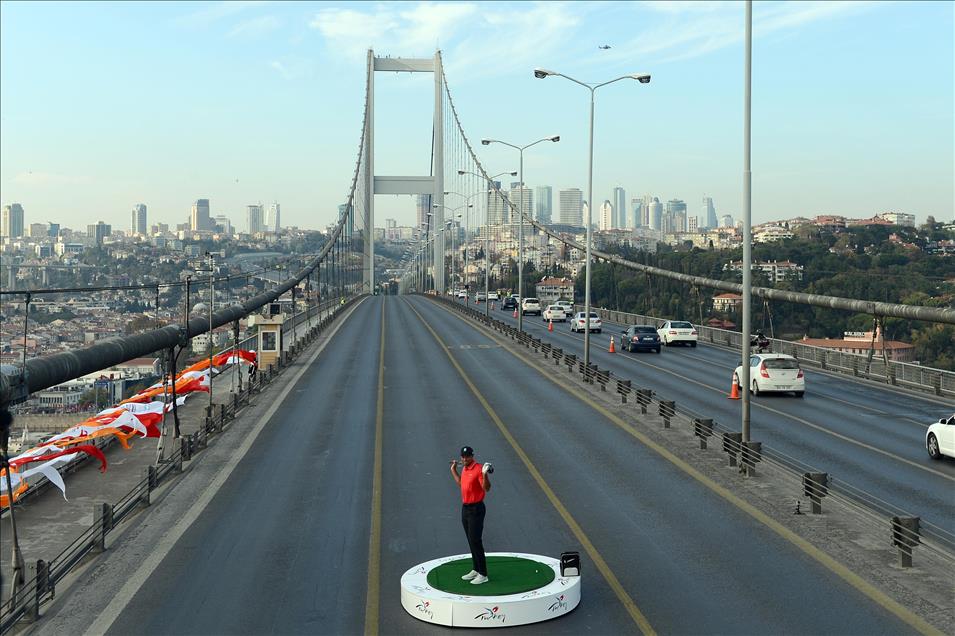 Tiger Woods'tan kıtalararası tarihi atış