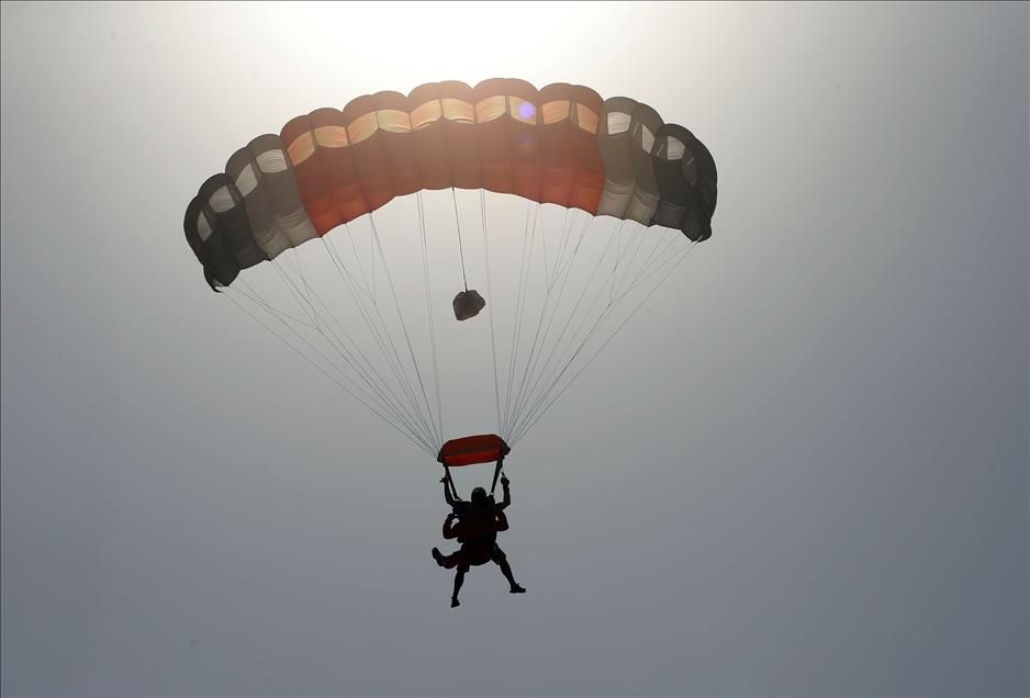 Ürdün'de skydiving etkinlikleri