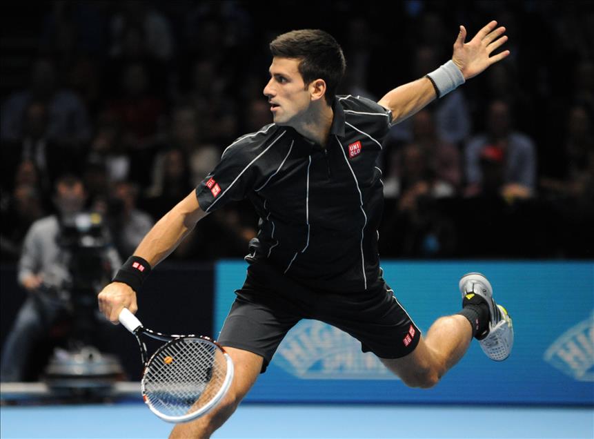 Son şampiyon Djokovic, finallere Federer galibiyetiyle başladı