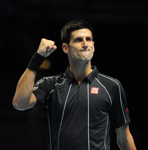 Son şampiyon Djokovic, finallere Federer galibiyetiyle başladı