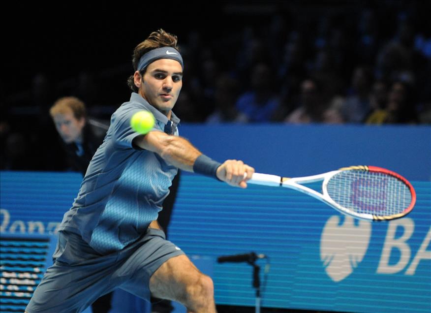 Son şampiyon Djokovic, finallere Federer galibiyetiyle başladı