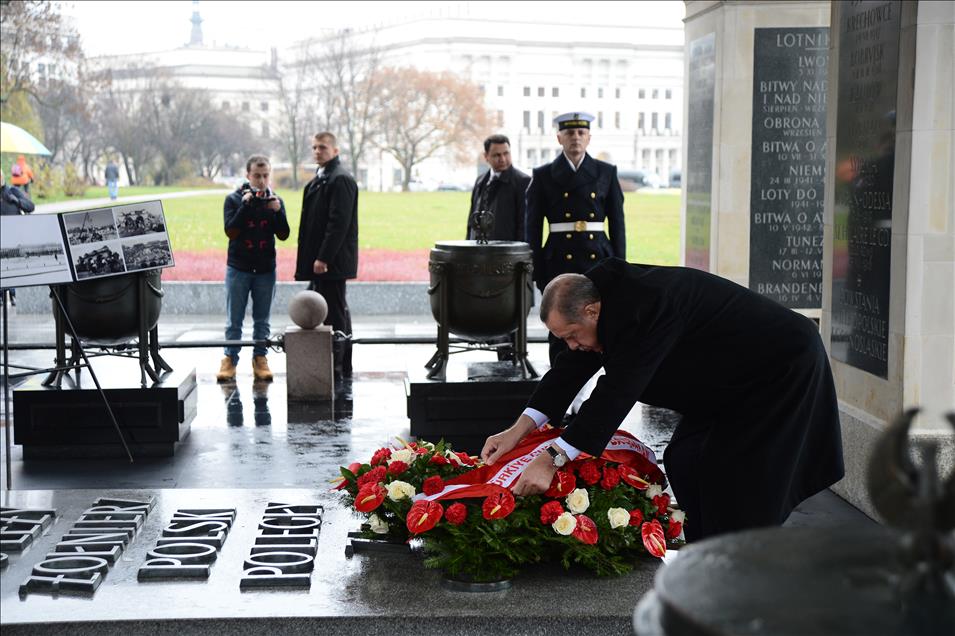 Başbakan Recep Tayyip Erdoğan, Varşova'da