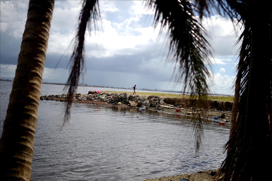 Tacloban şehri yaralarını sarmaya çalışıyor