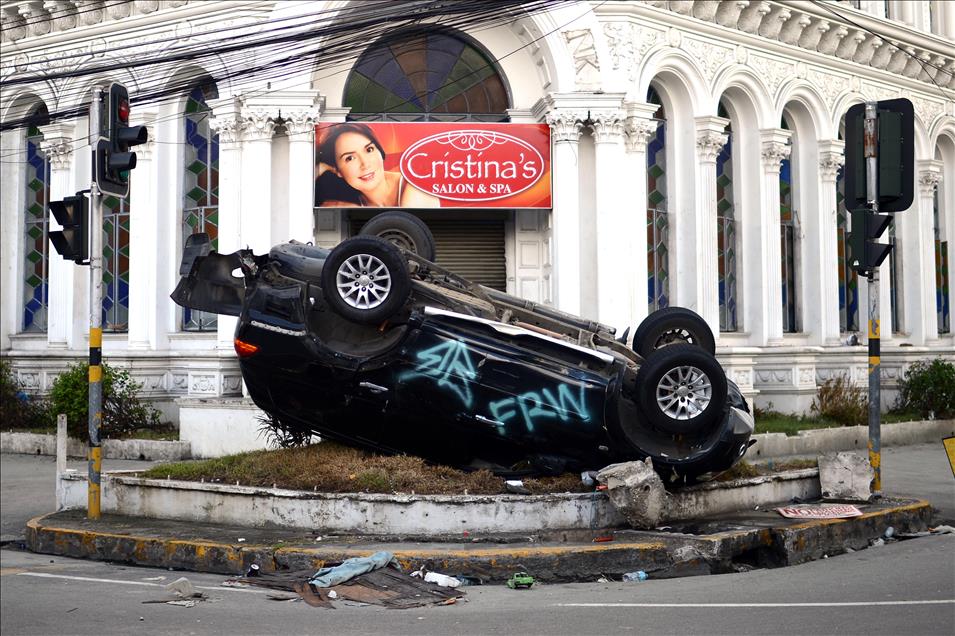 Tacloban şehri yaralarını sarmaya çalışıyor