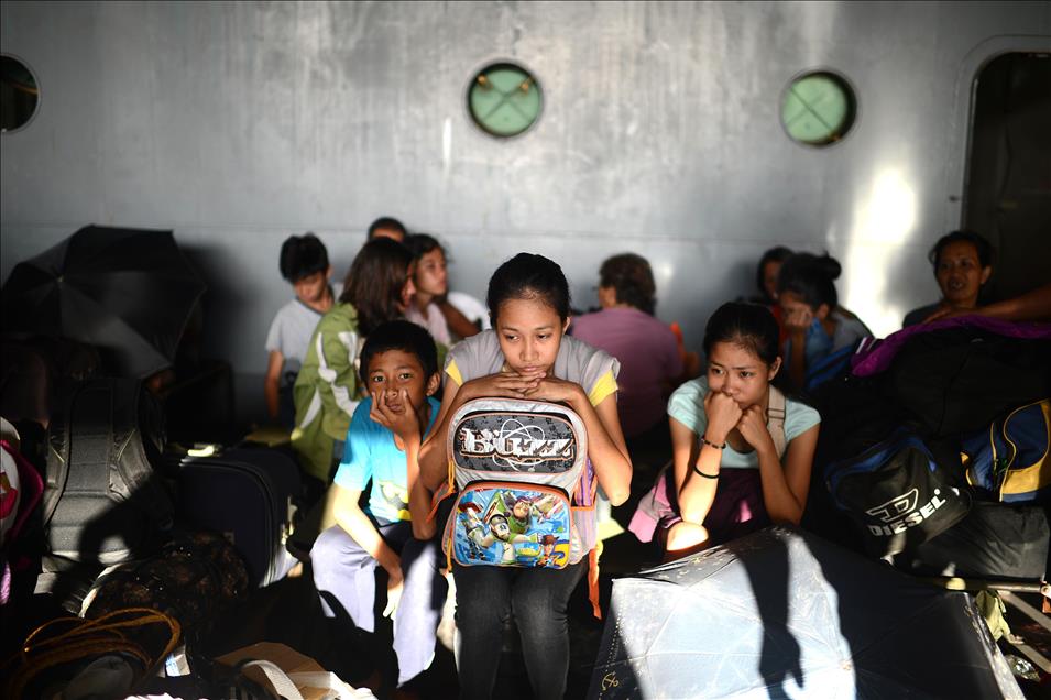 Tacloban şehri yaralarını sarmaya çalışıyor