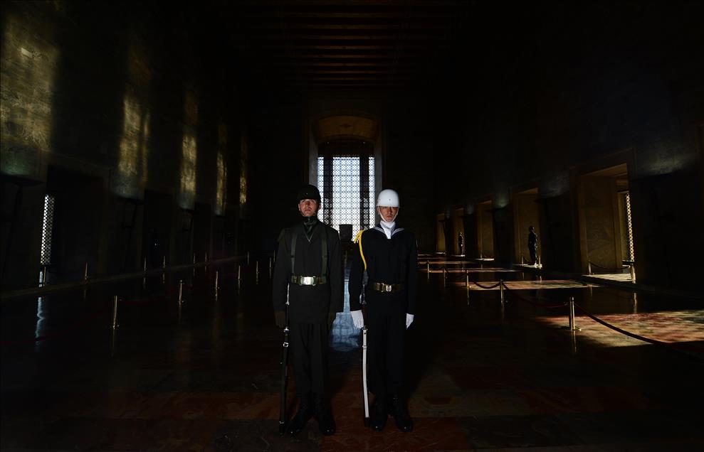 Anıtkabir'in "heykel" askerleri