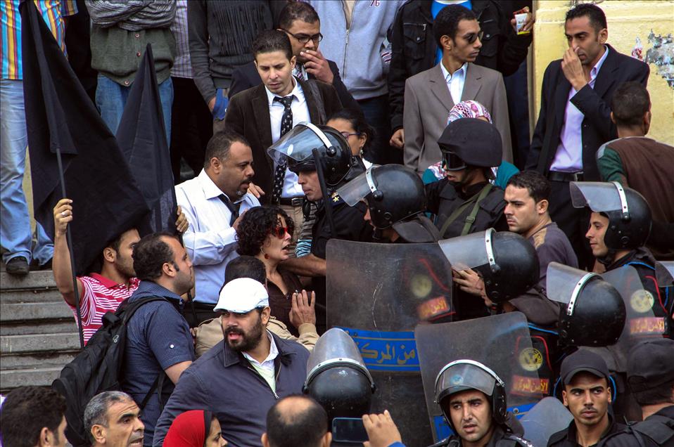 Mısır'da gösteri yasasına tepki