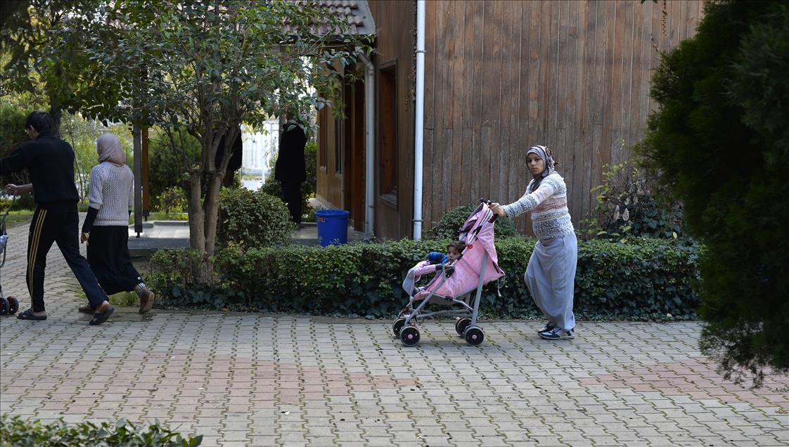 İstanbul' daki Suriyeli sığınmacılara sıcak yuva