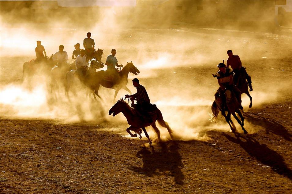 Kırgızların renkli düğün geleneği