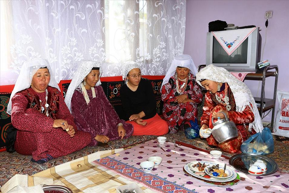 Kırgızların renkli düğün geleneği