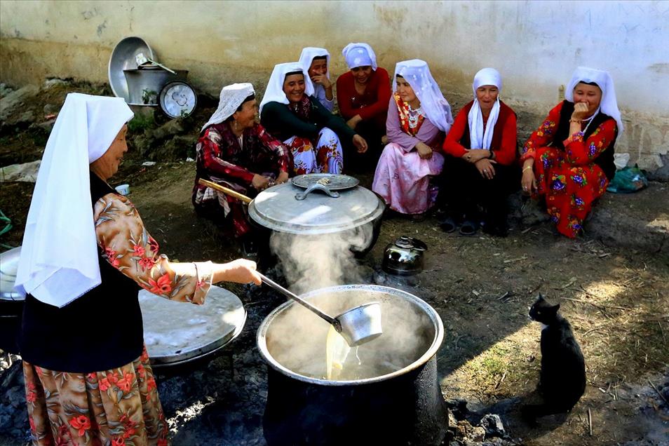 Kırgızların renkli düğün geleneği