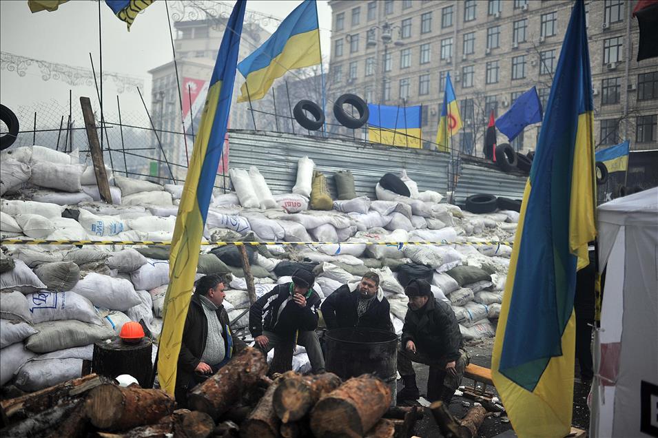 Ukrayna'nın Başkenti Kiev'de Barikatlar yeniden kuruluyor