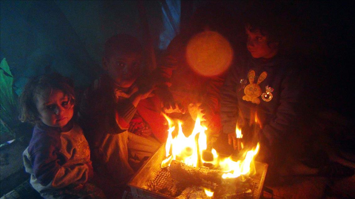 Suriyeli mültecilerin zorlu kış şartlarında yaşam mücadelesi