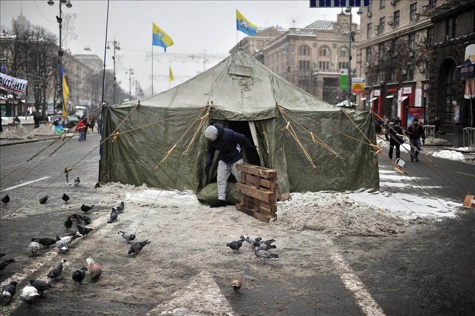 Ukrayna'nın Başkenti Kiev'de Barikatlar yeniden kuruluyor