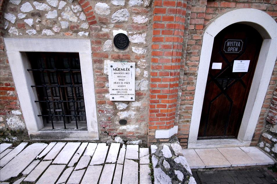 Macaristan'da, ecdad yadiğarı cami asırlara meydan okuyor