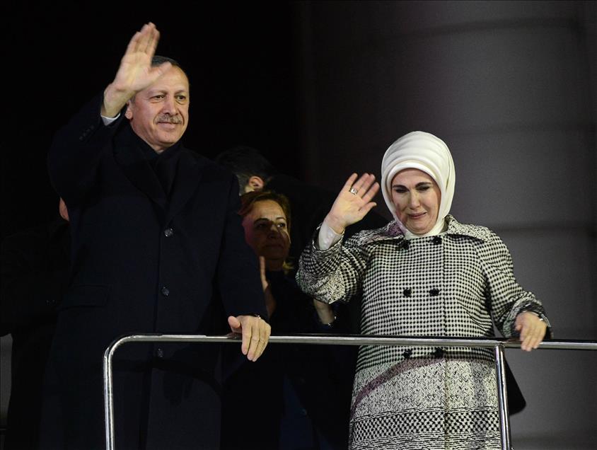 Başbakan Erdoğan, Atatürk Havalimanı'nda halka seslendi