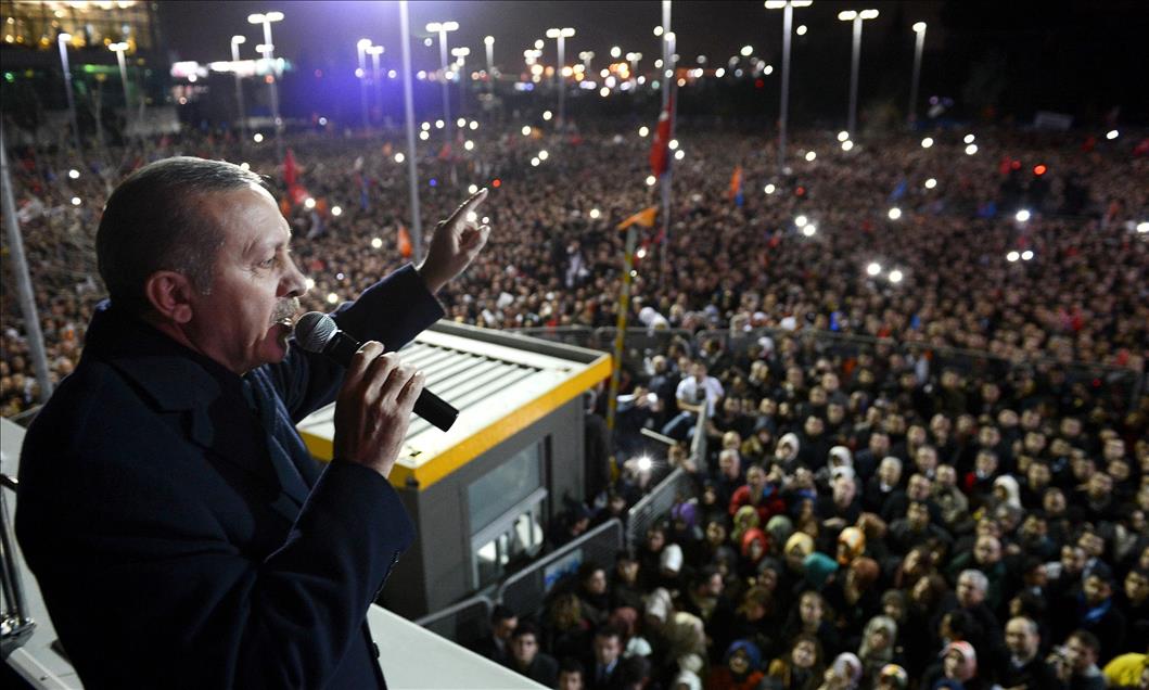 Başbakan Erdoğan, Atatürk Havalimanı'nda halka seslendi