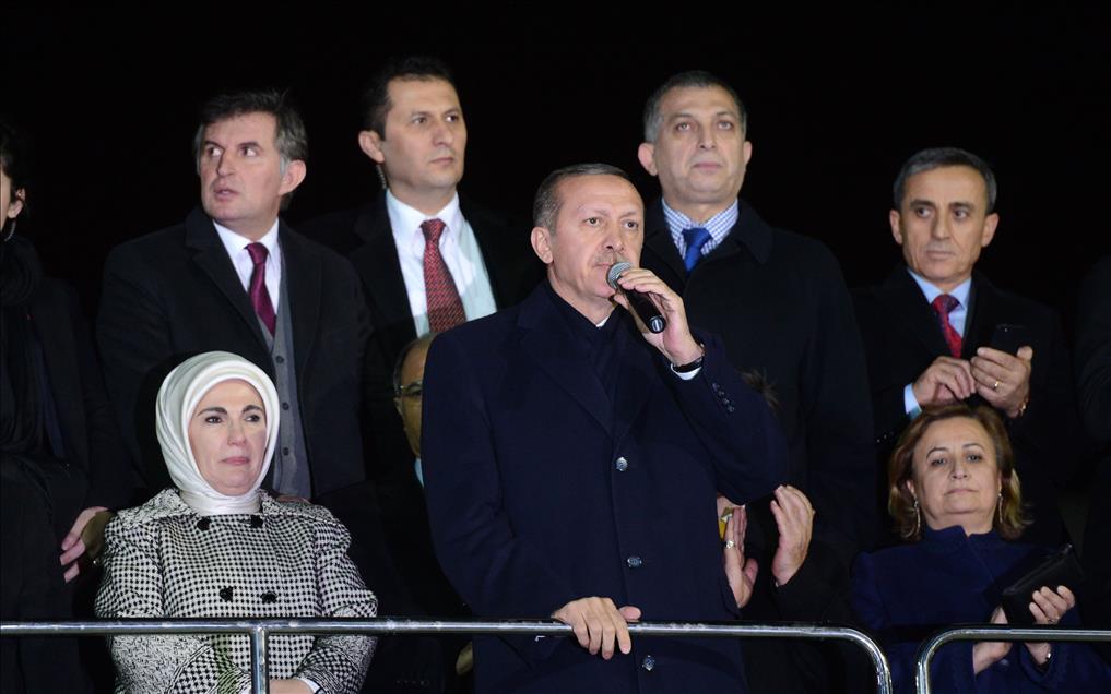 Başbakan Erdoğan, Atatürk Havalimanı'nda halka seslendi