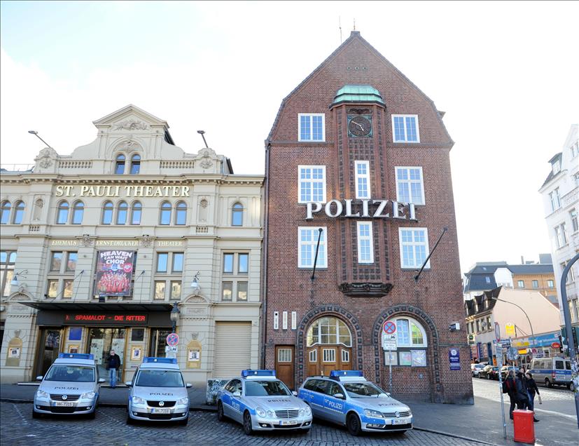 Hamburg'taki bazı semtlerin ''tehlikeli bölge'' ilan edilmesi