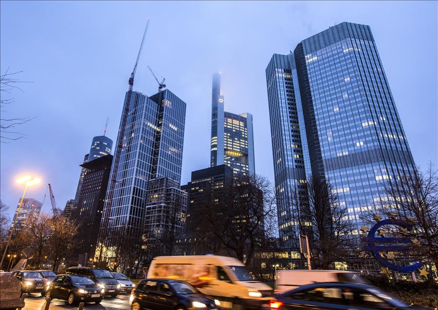 Gücün Kuleleri - Frankfurt Skyline