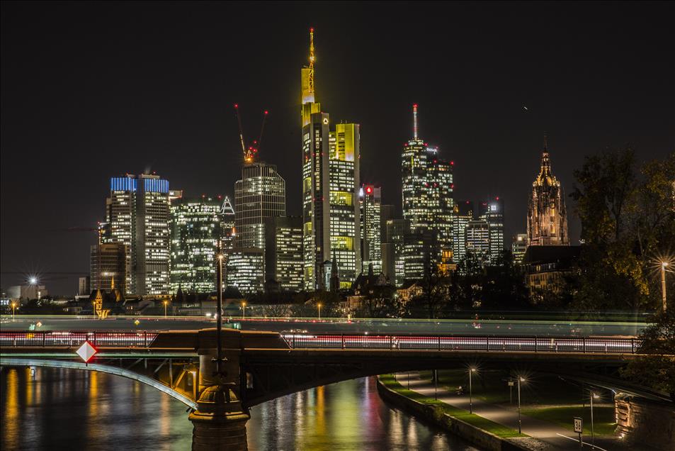Gücün Kuleleri - Frankfurt Skyline