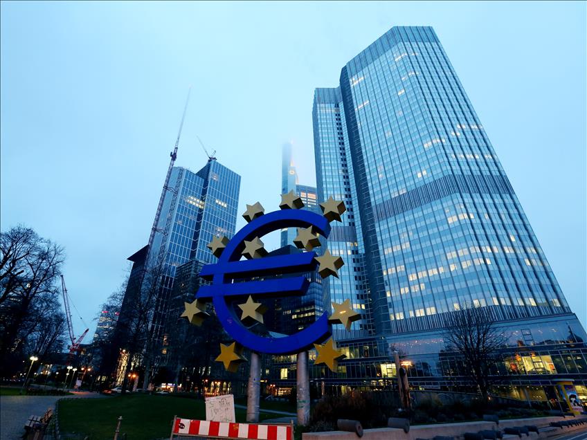 Gücün Kuleleri - Frankfurt Skyline