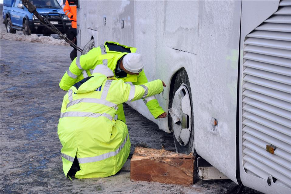 Kayseri'de yolcu otobüsünün şarampole devrilmesi