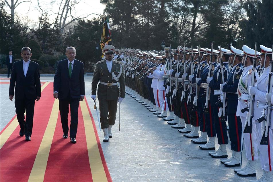 Başbakan Erdoğan'a İran'da askeri tören
