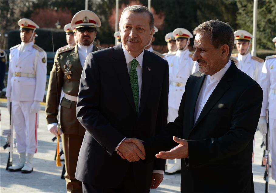 Başbakan Erdoğan'a İran'da askeri tören