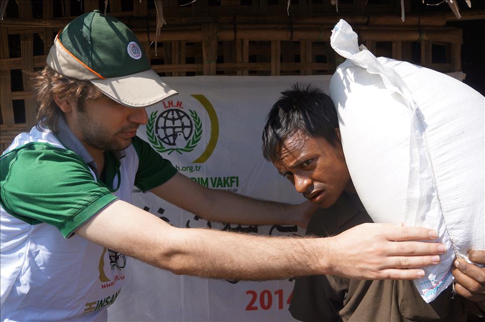 Türkiye'nin yardım eli Myanmar'a uzandı