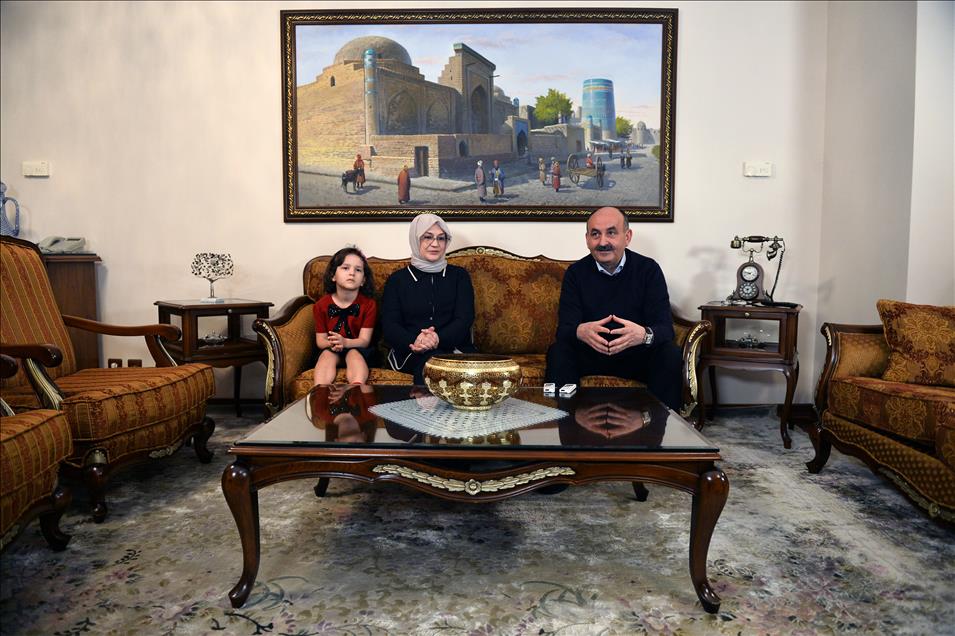 Bakan Müezzinoğlu, çocukluk aşkıyla geçirdiği 37 yılı anlattı