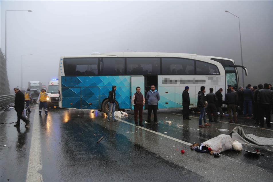 Bolu'da Zincirleme Trafik Kazası - Anadolu Ajansı