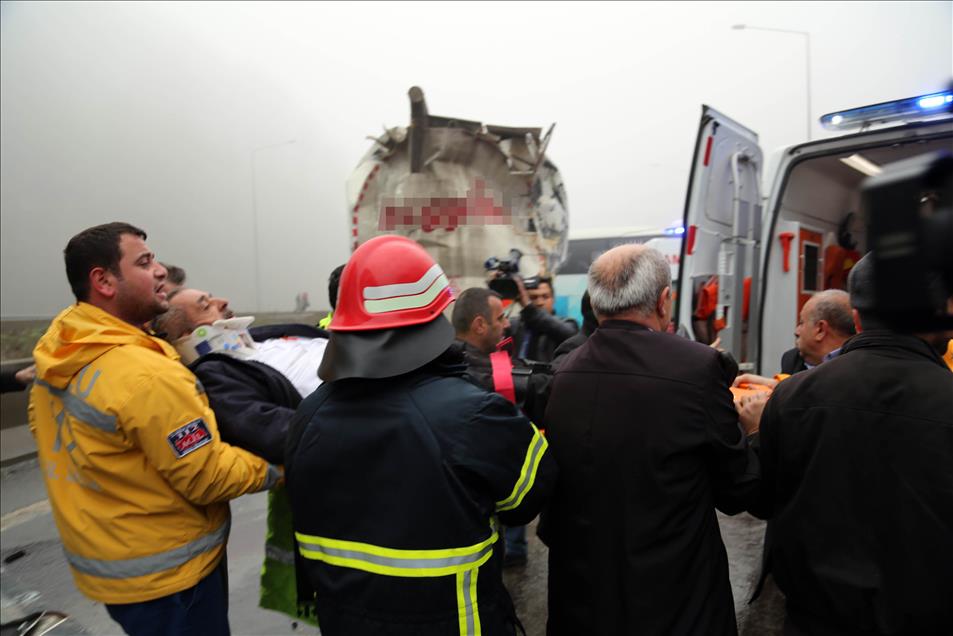 Bolu'da zincirleme trafik kazası: 3 ölü, 15 yaralı