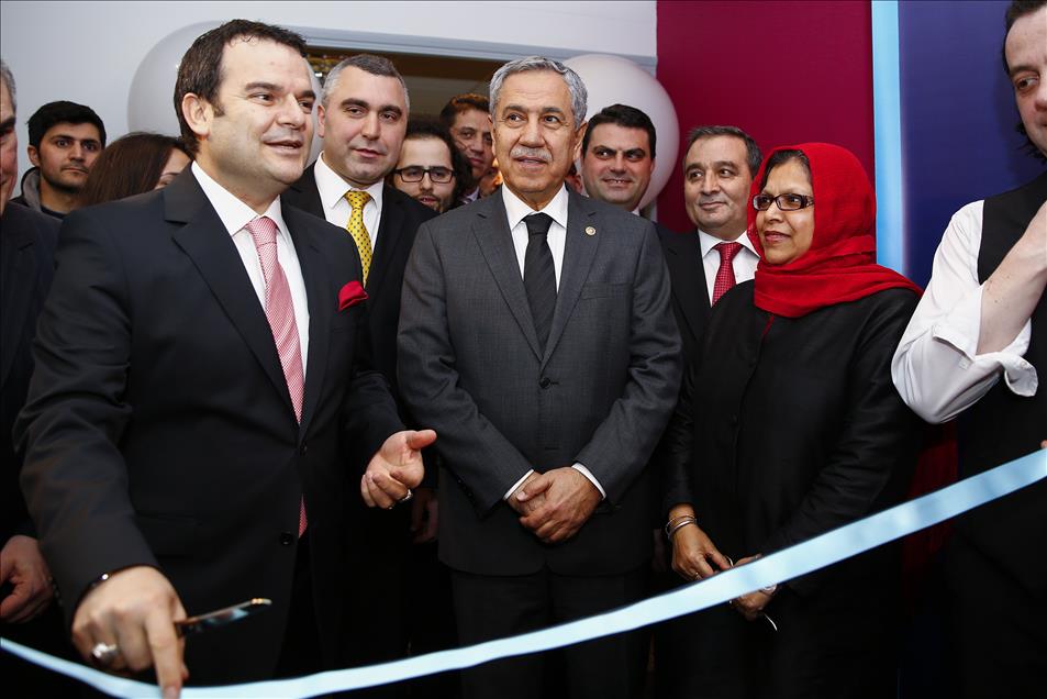 AA Londra Ofis Açılışı