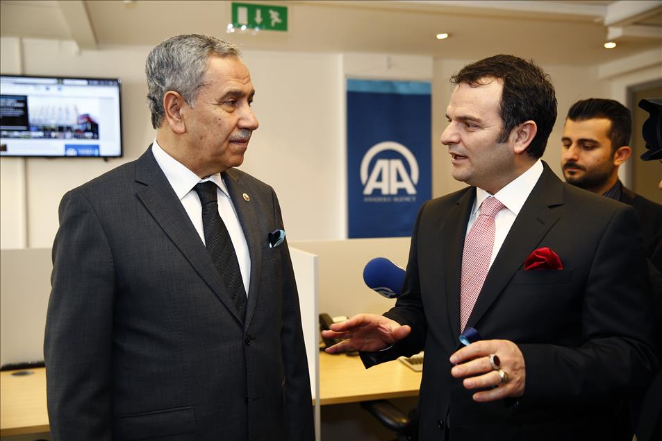 AA Londra Ofis Açılışı