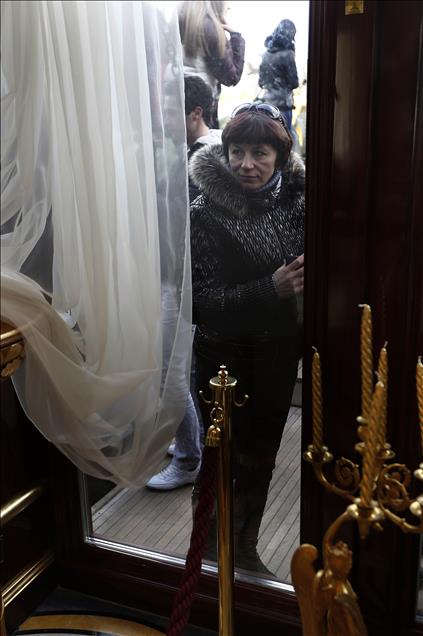 Yanukovych's abandoned residence charming visitors