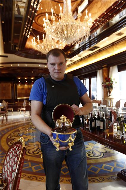 Yanukovych's abandoned residence charming visitors