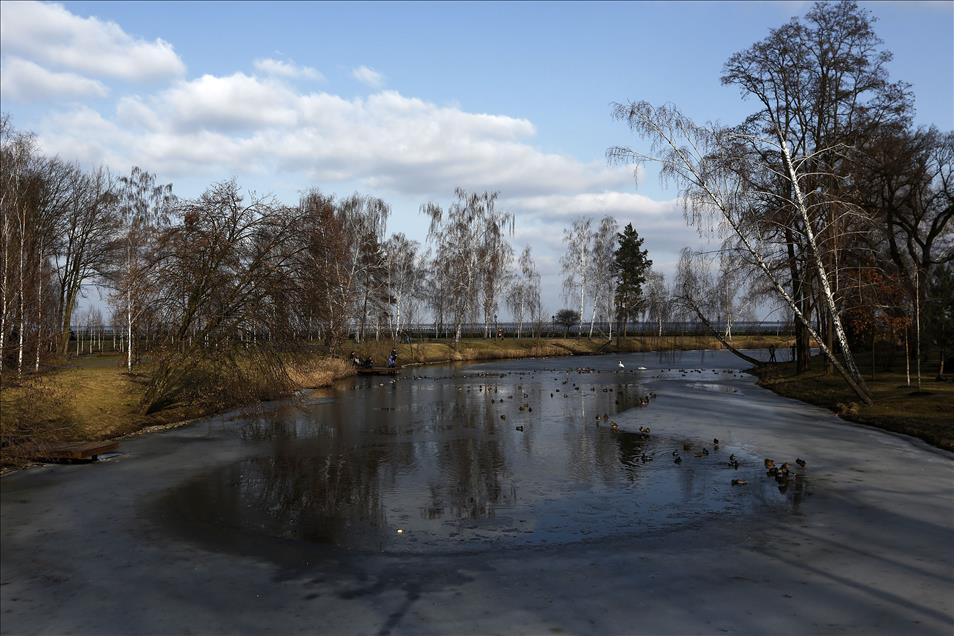 Yanukovych's abandoned residence charming visitors