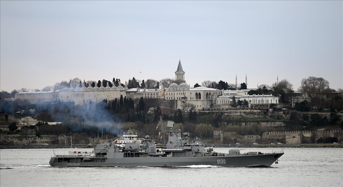 Ukrayna Donanması'na ait gemi İstanbul Boğazı'ndan geçti