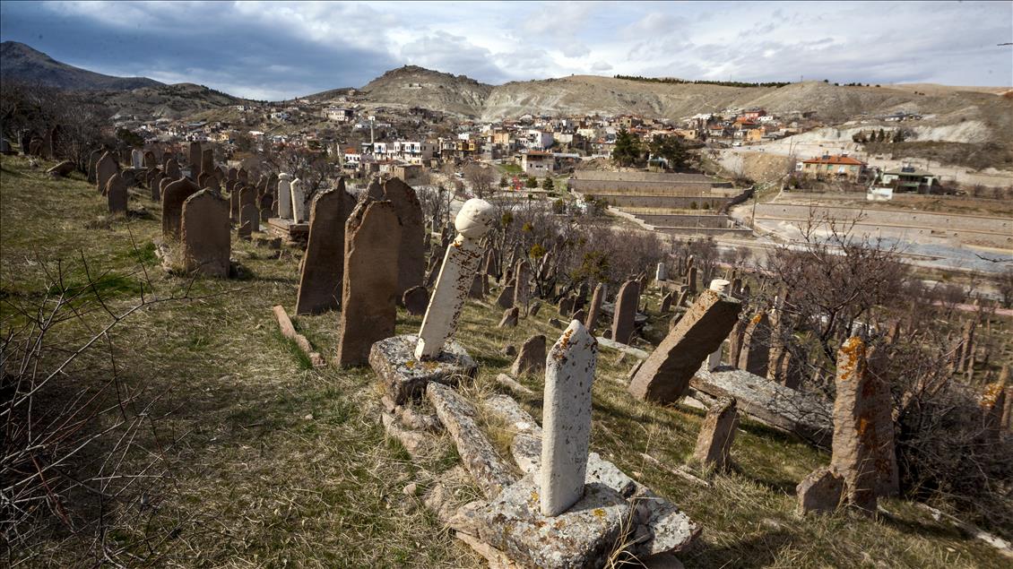 Tarihi mezar taşları kültürel zenginliğin izlerini taşıyor